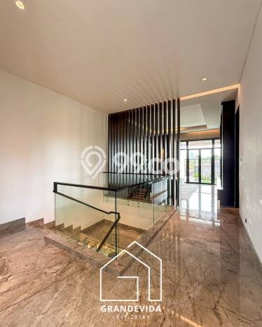 For Sale! Premium House LT 556m2 Desain Elegan di Cipete For Sale! Premium House LT 556m2 Desain Elegan di Cipete