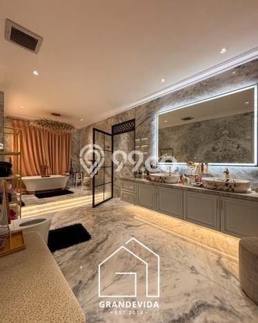 For Sale! Luxury House LT 1312m2 Desain Elegan di Pejaten For Sale! Luxury House LT 1312m2 Desain Elegan di Pejaten