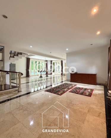 Rumah Mewah LB 400m2 Siap Huni Desain Elegan di Veteran, Jakarta Selatan Rumah Mewah LB 400m2 Siap Huni Desain Elegan di Veteran, Jakarta Selatan