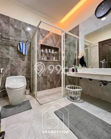 For Sale! Luxury House LT 278m2 Desain Elegan di Cipete For Sale! Luxury House LT 278m2 Desain Elegan di Cipete