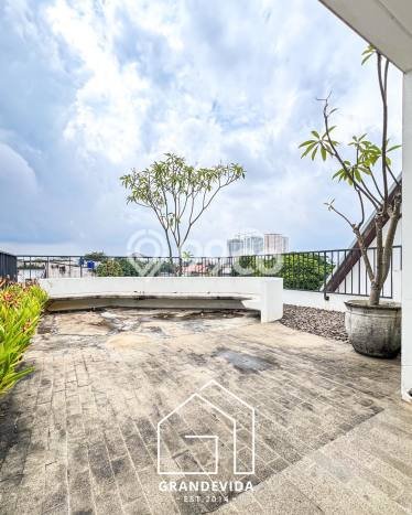 Siap Huni Hunian Elit 6 Kamar di Cilandak Dekat ke Mana Pun Siap Huni Hunian Elit 6 Kamar di Cilandak Dekat ke Mana Pun