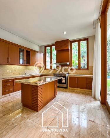 Ready to Use! Premium House LT 670m2 Desain Modern di Kemang Ready to Use! Premium House LT 670m2 Desain Modern di Kemang