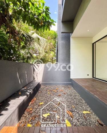 For Sale! Premium House LT 125m2 Desain Modern di Kemang For Sale! Premium House LT 125m2 Desain Modern di Kemang