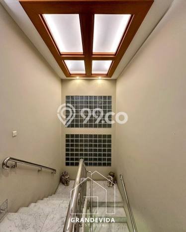 For Sale! Luxury House LT 407m2 Desain Elegan di Pondok Indah For Sale! Luxury House LT 407m2 Desain Elegan di Pondok Indah