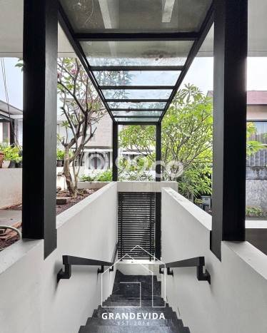 Dijual Rumah Premium dengan Fasilitas Sekitar Lengkap di Cilandak, Jakarta Selatan Dijual Rumah Premium dengan Fasilitas Sekitar Lengkap di Cilandak, Jakarta Selatan