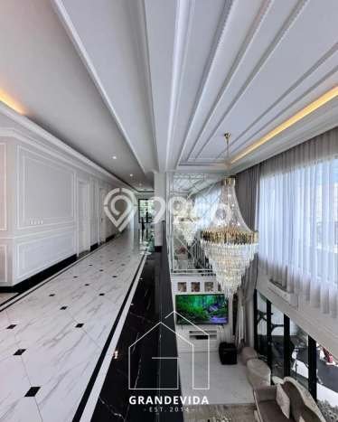 Hunian Mewah LB 600m2 Siap Pakai Desain Elegan di Pondok Indah, Jakarta Selatan Hunian Mewah LB 600m2 Siap Pakai Desain Elegan di Pondok Indah, Jakarta Selatan