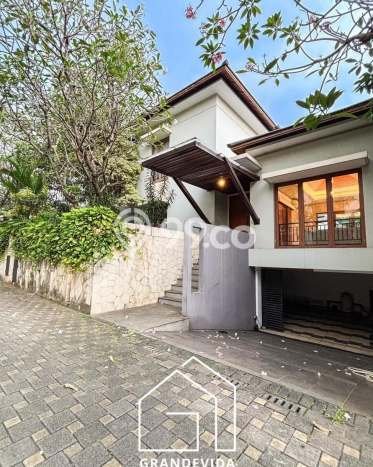 For Sale! Premium House LT 593m2 Desain Elegan di Kemang For Sale! Premium House LT 593m2 Desain Elegan di Kemang
