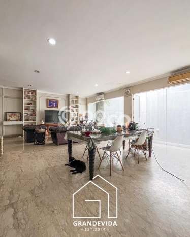 Dijual Rumah Mewah Elegan Dengan View Eksklusif di Pondok Indah, Jakarta Selatan Dijual Rumah Mewah Elegan Dengan View Eksklusif di Pondok Indah, Jakarta Selatan
