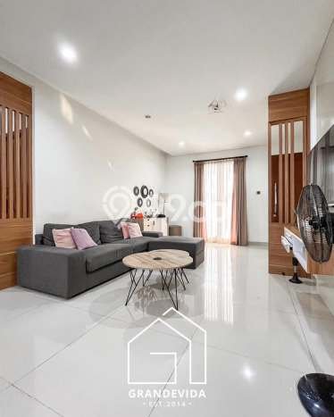 Rumah Luxury Modern Tanpa Renovasi di Pejaten Jakarta Selatan Rumah Luxury Modern Tanpa Renovasi di Pejaten Jakarta Selatan