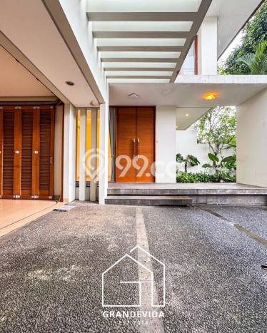 Ready to Use! Premium House LT 670m2 Desain Modern di Kemang Ready to Use! Premium House LT 670m2 Desain Modern di Kemang