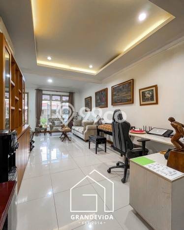Rumah Elit Modern Siap Huni di Pondok Indah Jakarta Selatan Rumah Elit Modern Siap Huni di Pondok Indah Jakarta Selatan