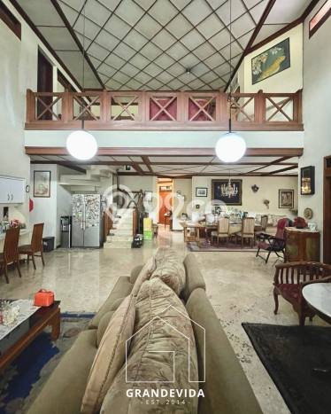For Sale! Luxury House LT 644m2 Desain Elegan di Pondok Indah For Sale! Luxury House LT 644m2 Desain Elegan di Pondok Indah