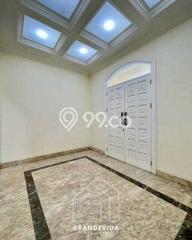 Hunian Mewah LB 360m2 Siap Pakai Desain Elegan di Pondok Indah, Jakarta Selatan Hunian Mewah LB 360m2 Siap Pakai Desain Elegan di Pondok Indah, Jakarta Selatan