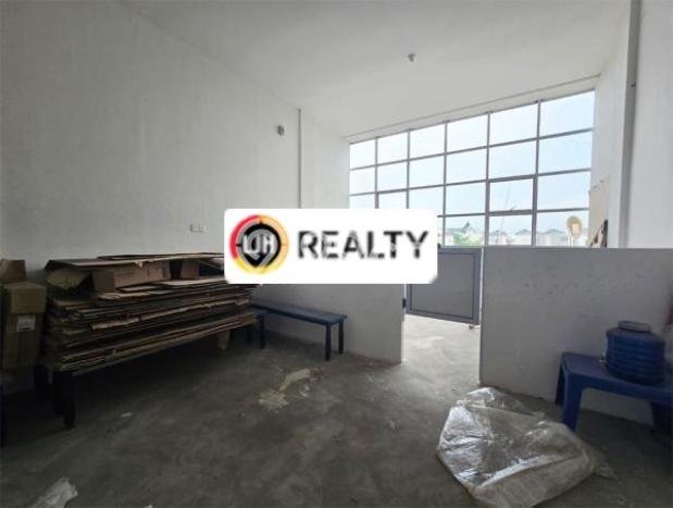 LOKASI STRATEGIS! Ruko For Rent di Batam Centre, Luas 88m², Area Ramai LOKASI STRATEGIS! Ruko For Rent di Batam Centre, Luas 88m², Area Ramai