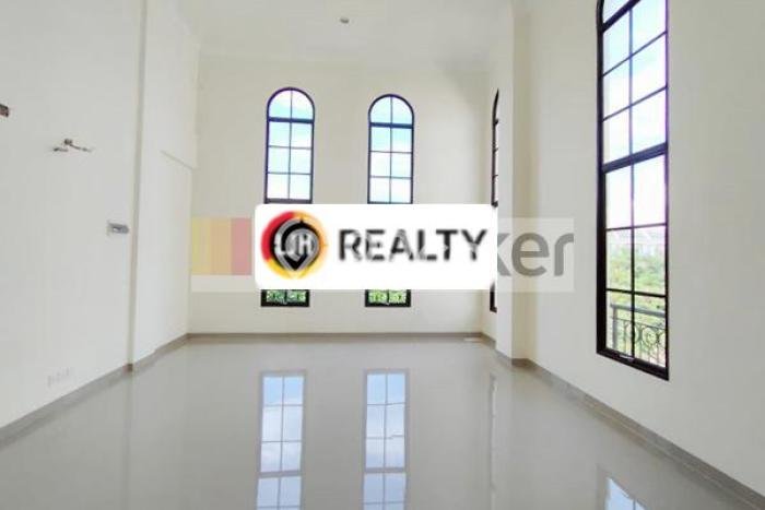 Ruko untuk Disewa di Pusat Batam Luas Bangunan 270m2 Ruko untuk Disewa di Pusat Batam Luas Bangunan 270m2