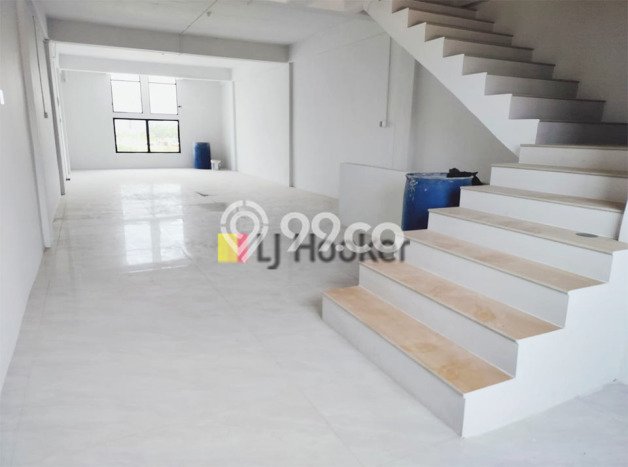Disewakan Ruko komersial di Bengkong luas bangunan 480m2 Disewakan Ruko komersial di Bengkong luas bangunan 480m2