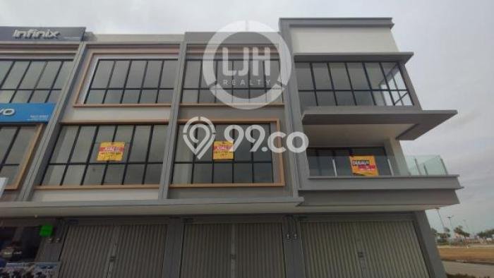 Ruko Dijual di Bengkong Batam dengan Luas Bangunan 825m2 Ruko Dijual di Bengkong Batam dengan Luas Bangunan 825m2