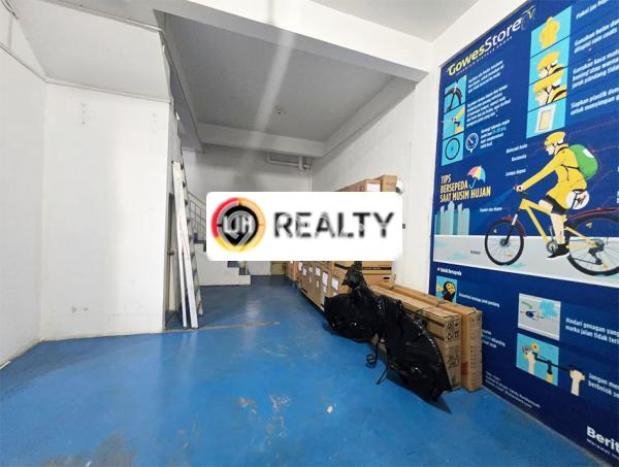 LOKASI STRATEGIS! Ruko For Rent di Batam Centre, Luas 88m², Area Ramai LOKASI STRATEGIS! Ruko For Rent di Batam Centre, Luas 88m², Area Ramai