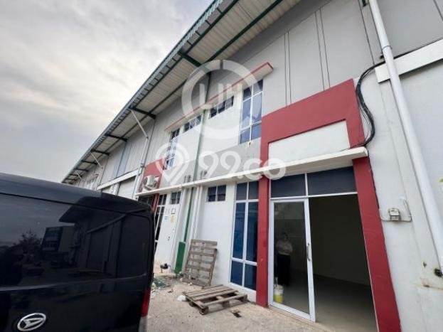 Unit Gudang Paling Strategis di Bengkong Batam dengan LB 250m2 Unit Gudang Paling Strategis di Bengkong Batam dengan LB 250m2