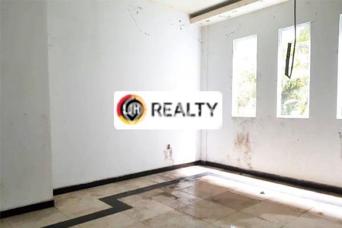 Lokasi strategis! Rumah siap huni dikontrakkan di Lubuk Baja LB 450m2 Lokasi strategis! Rumah siap huni dikontrakkan di Lubuk Baja LB 450m2