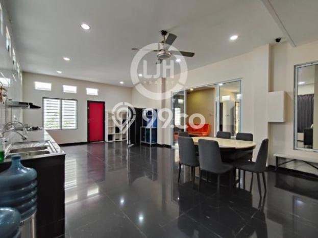 Disewakan! Rumah 4 Kamar Tidur &
5 Kamar Mandi di Batam Centre, Batam Disewakan! Rumah 4 Kamar Tidur &
5 Kamar Mandi di Batam Centre, Batam