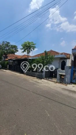 Dijual Hunian Rumah Terawat 4 Kamar di Buah Batu, Bandung Dijual Hunian Rumah Terawat 4 Kamar di Buah Batu, Bandung