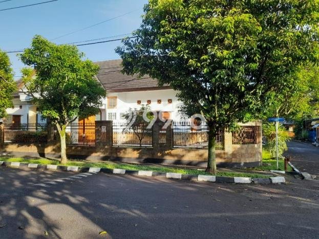 Siap Huni Hunian Elit 6 Kamar di Antapani Dekat ke Mana Pun Siap Huni Hunian Elit 6 Kamar di Antapani Dekat ke Mana Pun