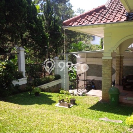 Rumah Elit LB 300m2 Siap Huni Desain Elegan di Setra Murni, Bandung Rumah Elit LB 300m2 Siap Huni Desain Elegan di Setra Murni, Bandung