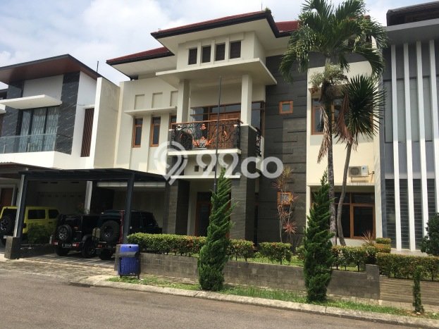 Ready to Use! Luxury House LT 312m2 Desain Modern di mekar wangi Ready to Use! Luxury House LT 312m2 Desain Modern di mekar wangi