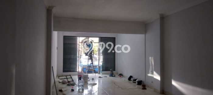 LOKASI PREMIUM! Ruko di , Luas 210m2m², Mainroad, Area Komersial LOKASI PREMIUM! Ruko di , Luas 210m2m², Mainroad, Area Komersial