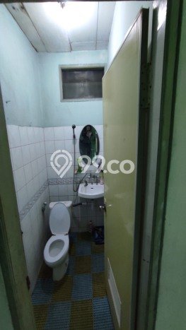 Ruko Dijual di Jakarta Pusat LT 76m2 & LB 300m2 Lokasi Terbaik! Ruko Dijual di Jakarta Pusat LT 76m2 & LB 300m2 Lokasi Terbaik!