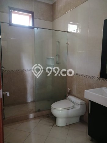 Dijual Rumah Luas Megah Dengan View Cantik di Kuningan, Jakarta Selatan Dijual Rumah Luas Megah Dengan View Cantik di Kuningan, Jakarta Selatan