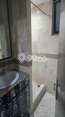 Apartemen Disewakan 3 Kamar Murah Siap Huni di Jakarta Selatan, Luas 93m2 Apartemen Disewakan 3 Kamar Murah Siap Huni di Jakarta Selatan, Luas 93m2