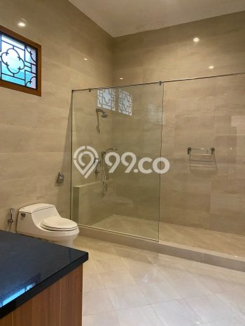 Ready to Use! Luxury House LT 1250m2 Desain Elegan di Sentul Ready to Use! Luxury House LT 1250m2 Desain Elegan di Sentul
