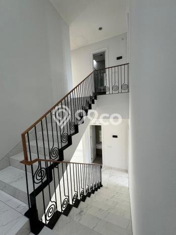 For Sale! Premium House LT 126m2 Desain Modern di Alam Sutera For Sale! Premium House LT 126m2 Desain Modern di Alam Sutera