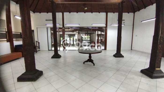 For Sale! Premium House LT 1395m2 Desain Modern di Joglo For Sale! Premium House LT 1395m2 Desain Modern di Joglo