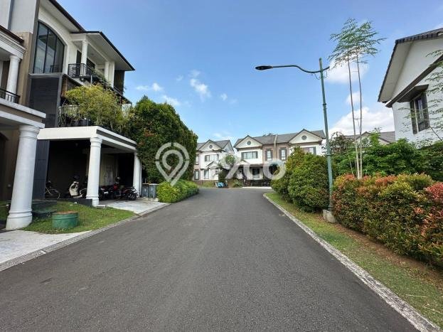 Lokasi Strategis! Dijual Ruko Bisnis di Ciawi, Bogor Kondisi Baik Lokasi Strategis! Dijual Ruko Bisnis di Ciawi, Bogor Kondisi Baik