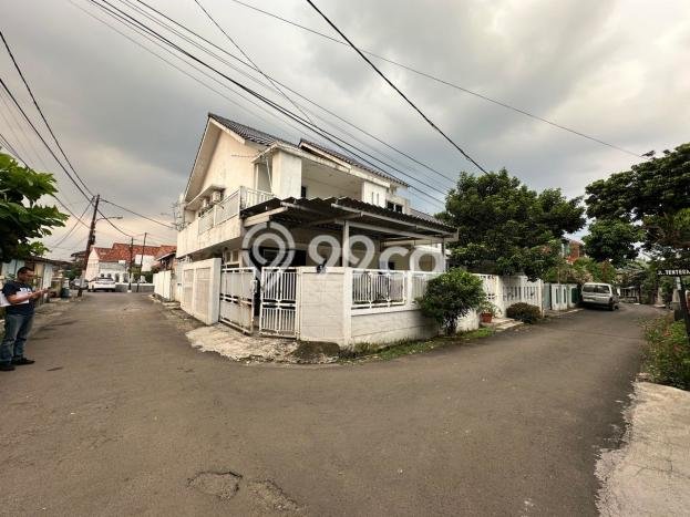 Rumah Modern 5 KT LT 207m2 di Kedungbadak Rumah Modern 5 KT LT 207m2 di Kedungbadak