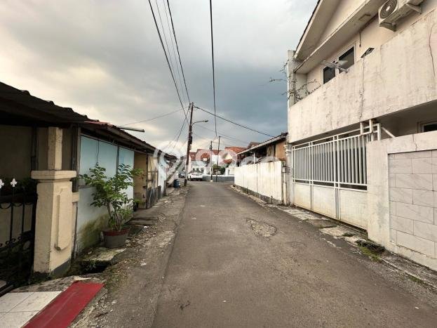 Rumah Modern 5 KT LT 207m2 di Kedungbadak Rumah Modern 5 KT LT 207m2 di Kedungbadak