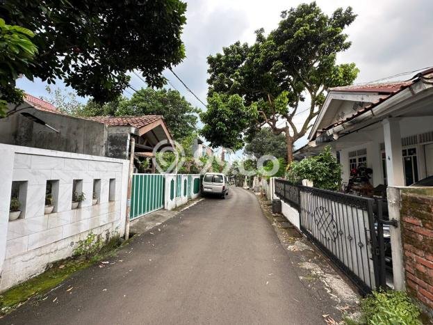 Rumah Modern 5 KT LT 207m2 di Kedungbadak Rumah Modern 5 KT LT 207m2 di Kedungbadak