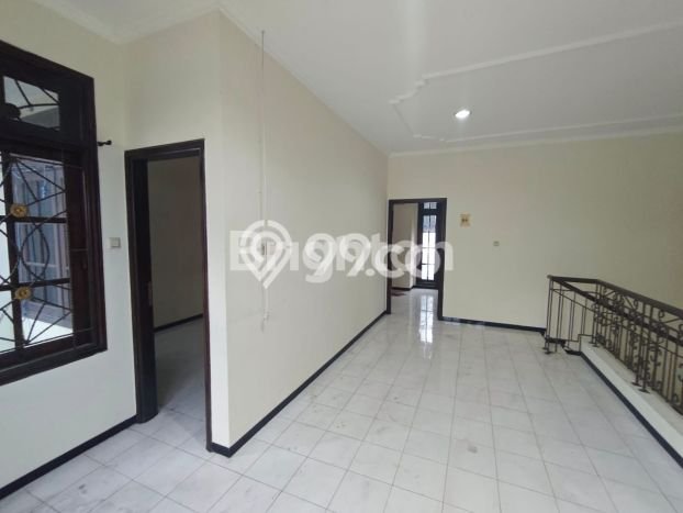 Rumah Terawat 3 KT 3 KM di Dharma Husada, Surabaya Rumah Terawat 3 KT 3 KM di Dharma Husada, Surabaya