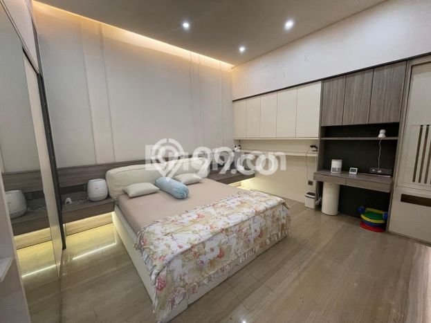 Rumah Elit Modern Tanpa Renovasi di Citraland Surabaya Rumah Elit Modern Tanpa Renovasi di Citraland Surabaya