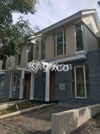 Dijual Hunian Rumah Terawat 2 Kamar di Citraland, Surabaya Dijual Hunian Rumah Terawat 2 Kamar di Citraland, Surabaya