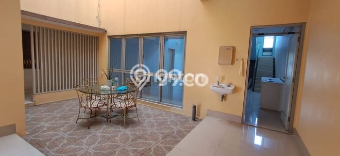 Hunian Elit LB 300m2 Siap Pakai Desain Elegan di Cibubur, Bekasi Hunian Elit LB 300m2 Siap Pakai Desain Elegan di Cibubur, Bekasi