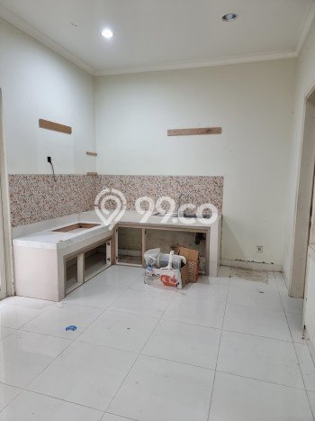 Disewakan! Rumah 3 Kamar Tidur &
3 Kamar Mandi di Gading Serpong, Tangerang Disewakan! Rumah 3 Kamar Tidur &
3 Kamar Mandi di Gading Serpong, Tangerang