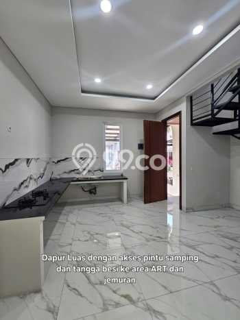 Ready to Use! Luxury House LT 202m2 Desain Elegan di BSD Ready to Use! Luxury House LT 202m2 Desain Elegan di BSD