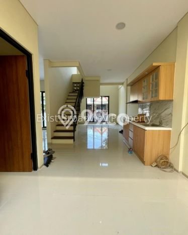 Rumah Berkualitas area Serpong, Tangerang Selatan, Luas 98m² LB 130m² - HARGA NEGO! Rumah Berkualitas area Serpong, Tangerang Selatan, Luas 98m² LB 130m² - HARGA NEGO!