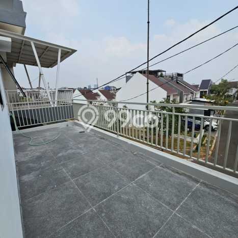 Rumah Terawat 4 KT 3 KM di Gading Serpong, Tangerang Rumah Terawat 4 KT 3 KM di Gading Serpong, Tangerang