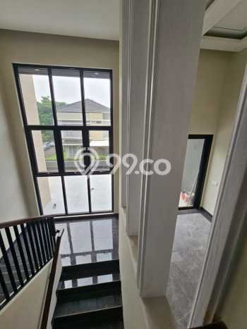 Hunian Impian Keluarga LB 325m² Lokasi Tenang di BSD City, Tangerang Hunian Impian Keluarga LB 325m² Lokasi Tenang di BSD City, Tangerang