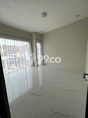 Rumah LT 264m² Fully Furnished di BSD City, Dekat Mal, Tangerang Rumah LT 264m² Fully Furnished di BSD City, Dekat Mal, Tangerang